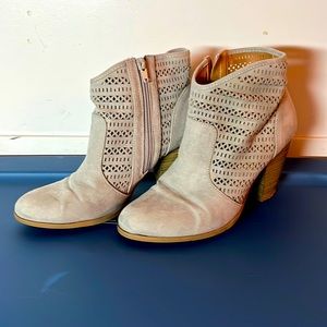 Qupid beige booties
